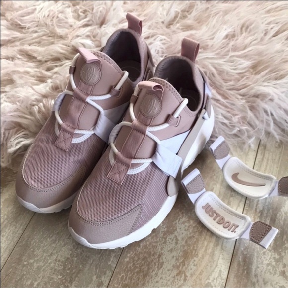 NWT🦄Nike Air Huarache city - Picture 4 of 7